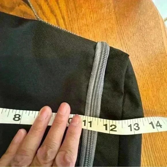 ๐ 6/$60 Outdoor Products Toiletry Bag Black Grey 11โH x 12.5โW x 2โD - Picture 6 of 8